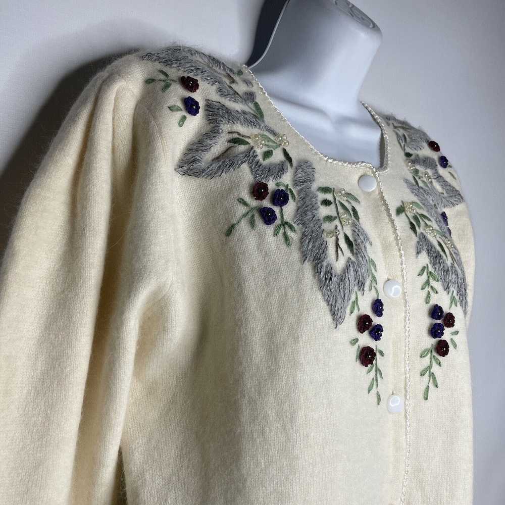Vintage 80s Ivory Floral Embroidered Beaded Fuzzy… - image 4