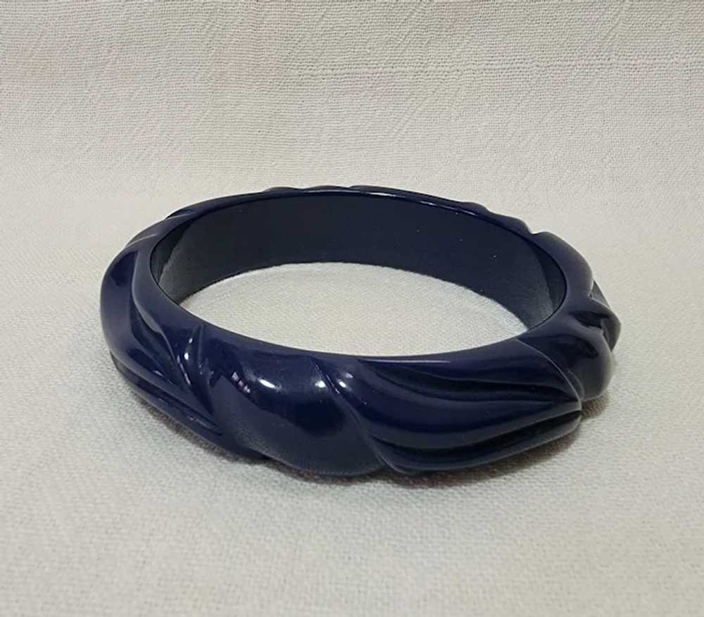 Molded cobalt blue plastic bangle bracelet - image 9