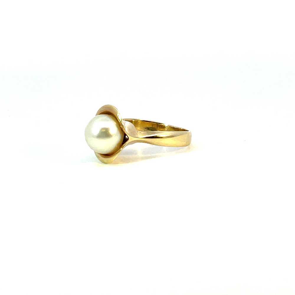 14K Yellow Gold 8mm Pearl Ring Size 4.5 - image 2