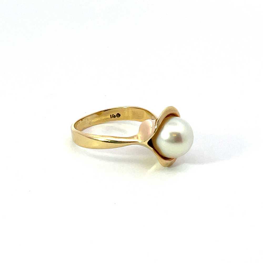 14K Yellow Gold 8mm Pearl Ring Size 4.5 - image 6
