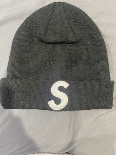 Supreme Beanie Black with leather Supreme Patch - Gem