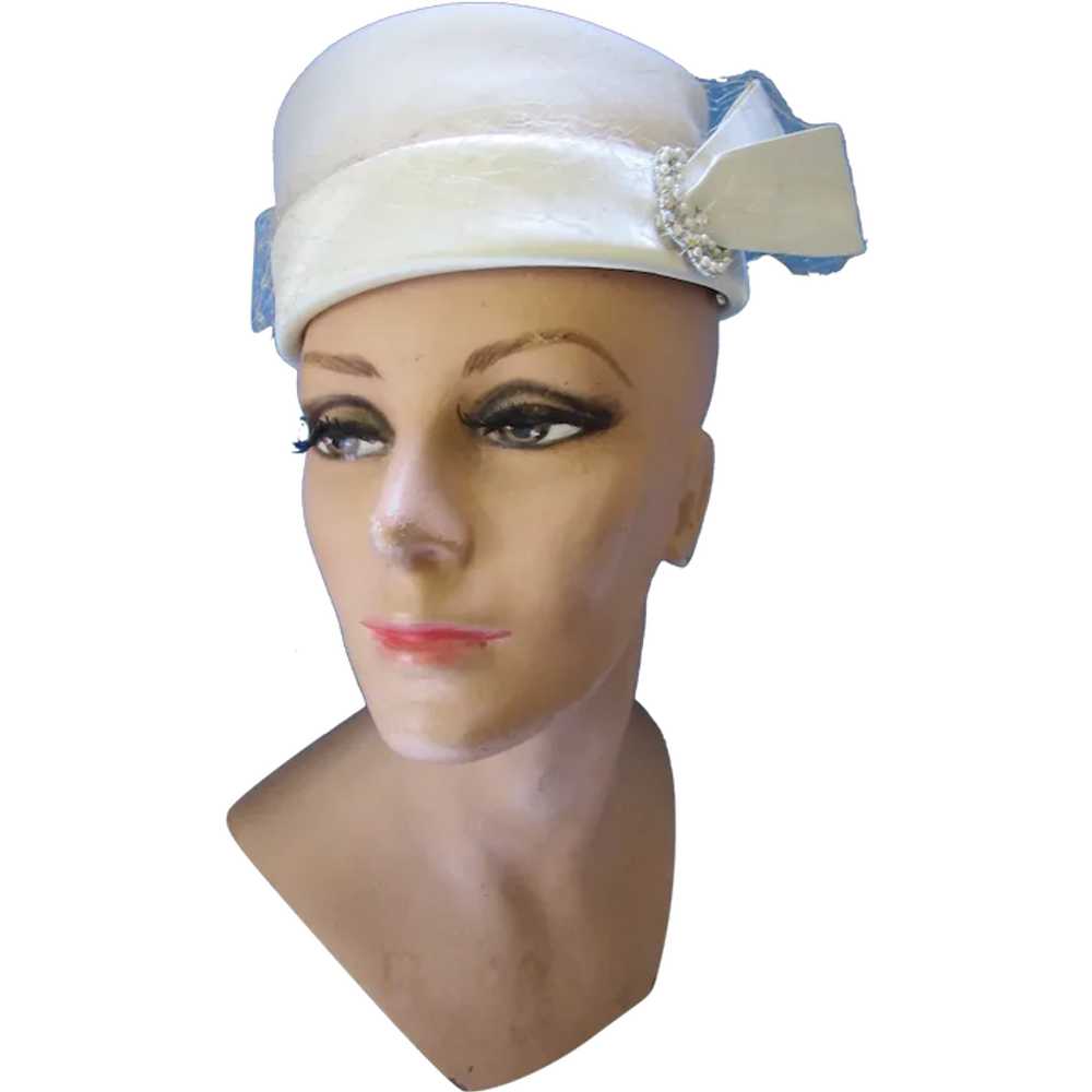 SALE Winter White Felt & Satin Hat with Pearl & R… - image 1