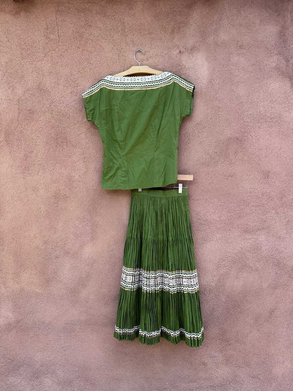 Fiesta/Patio Outfit with Interchangable Tops Gree… - image 2