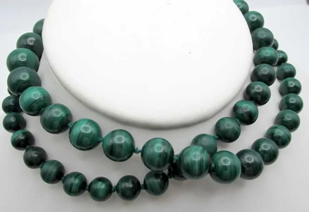 Rich Green 14k Malachite Graduated Beaded 26" Nec… - image 2