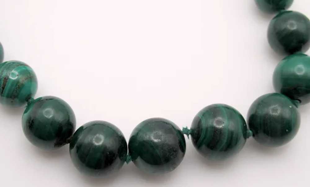 Rich Green 14k Malachite Graduated Beaded 26" Nec… - image 4