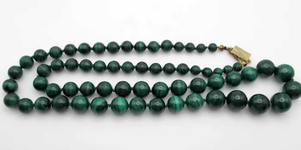 Rich Green 14k Malachite Graduated Beaded 26" Nec… - image 6