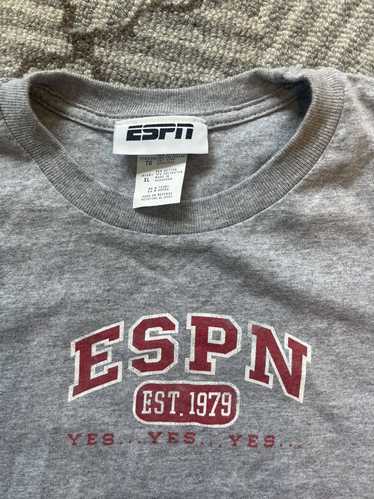 Vintage Vintage ESPN women sports T-shirt “Yes Yes