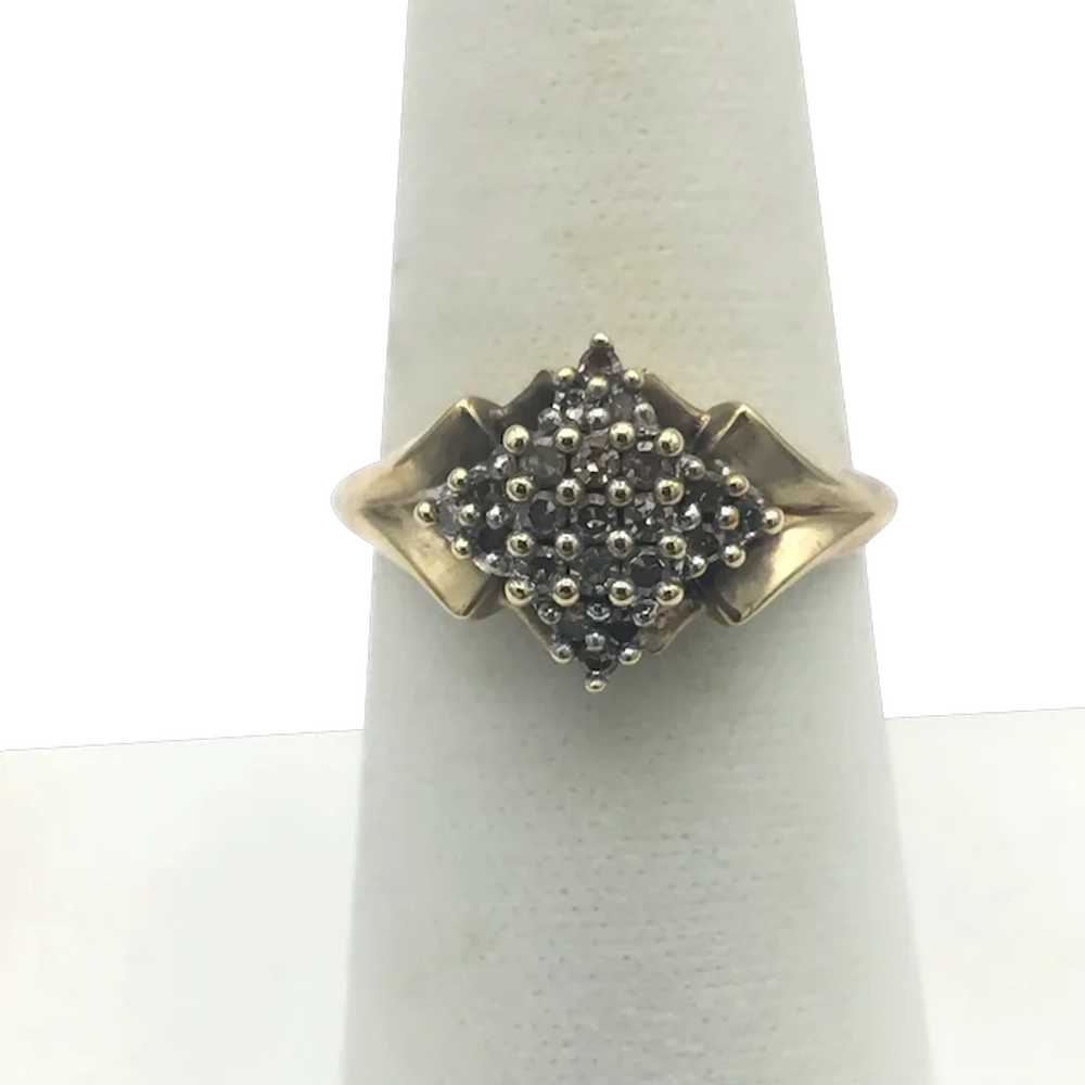 10K .21ctw Diamond Cluster Ring - image 1