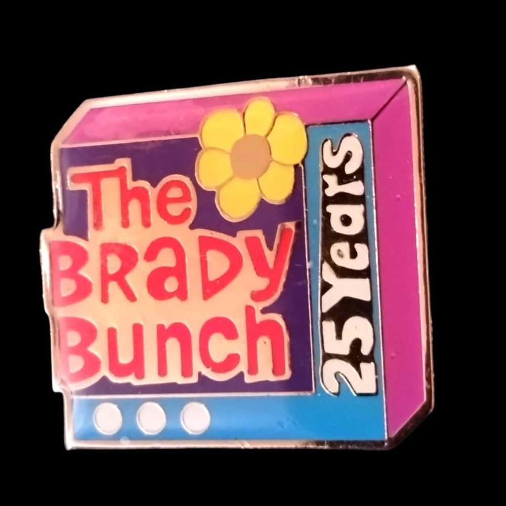 Vintage Very rare Brady bunch vintage pinback - image 1