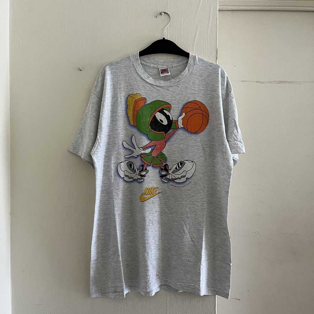 looney tunes nike t shirt