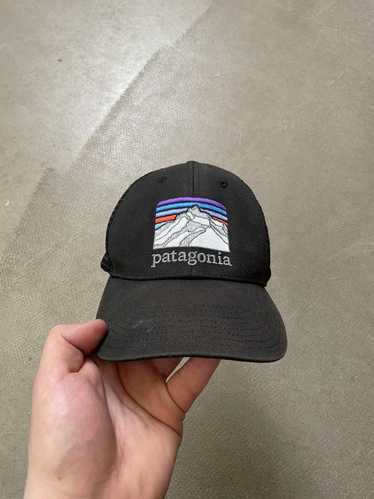 Patagonia Men's P-6 Logo Trucker Hat Black One Size 38017 Mesh Back Button  Back