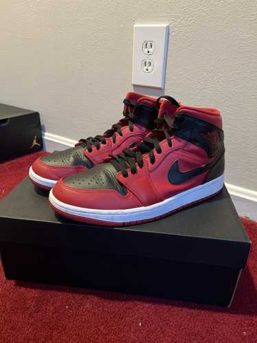 Jordan Brand Jordan 1 Mid Reverse Bred