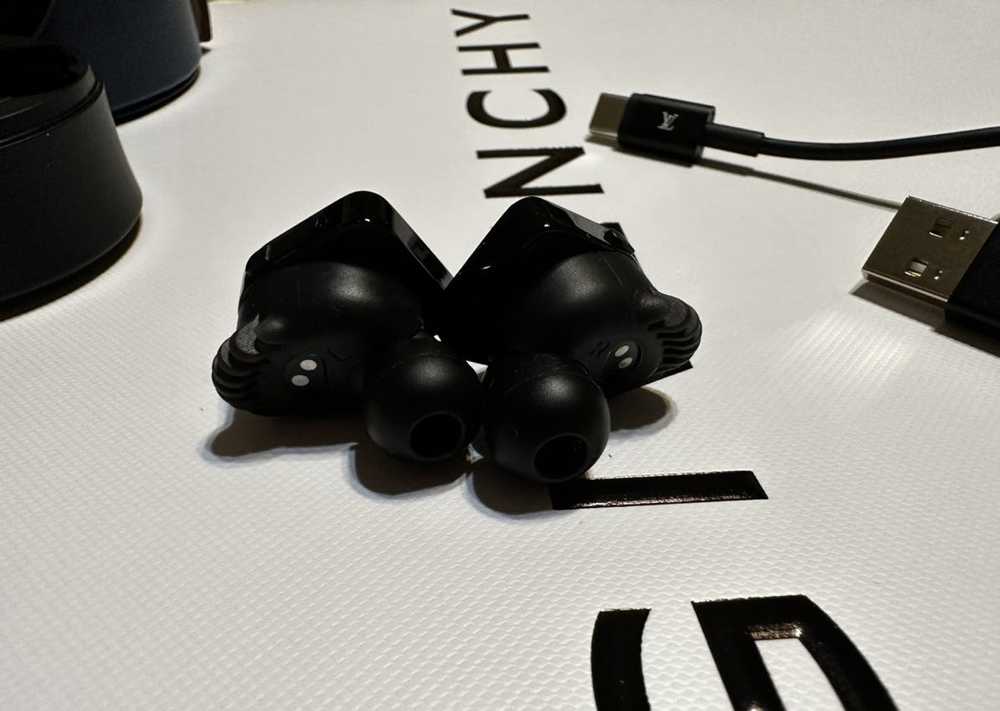 Louis Vuitton Horizon kabelloser Kopfhörer Bluetooth QAB010