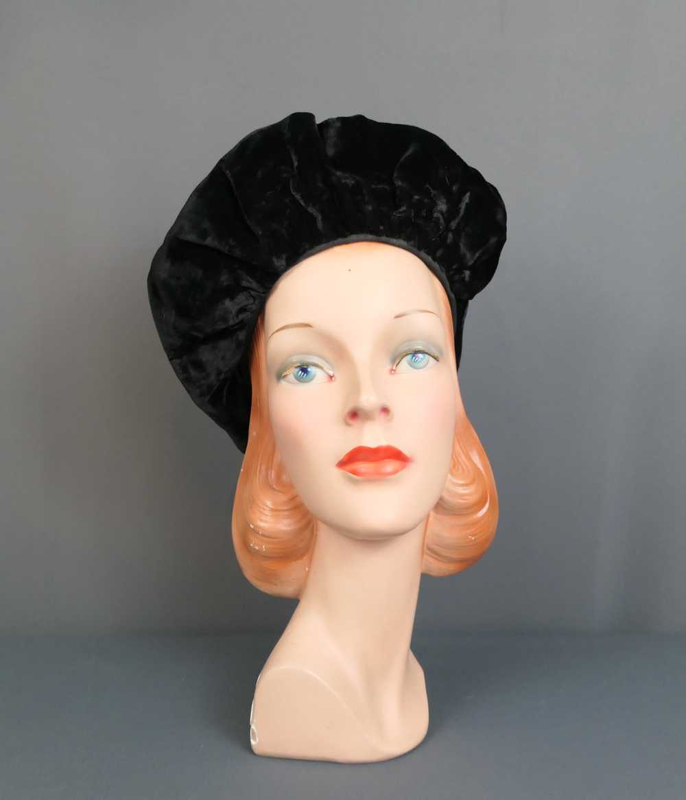 Vintage 1940s Black Velvet Hat, Gathered Front, T… - image 2