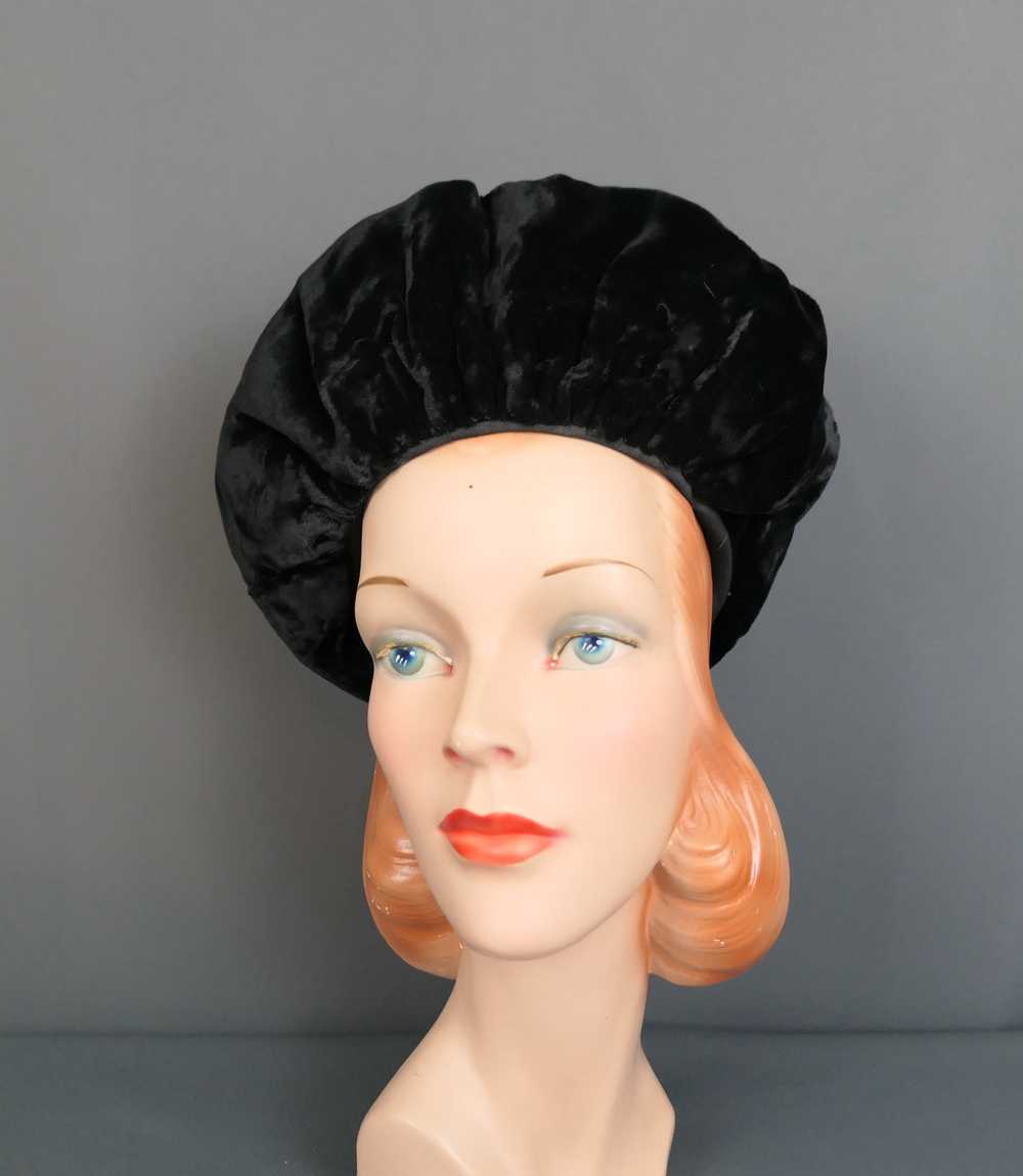 Vintage 1940s Black Velvet Hat, Gathered Front, T… - image 3