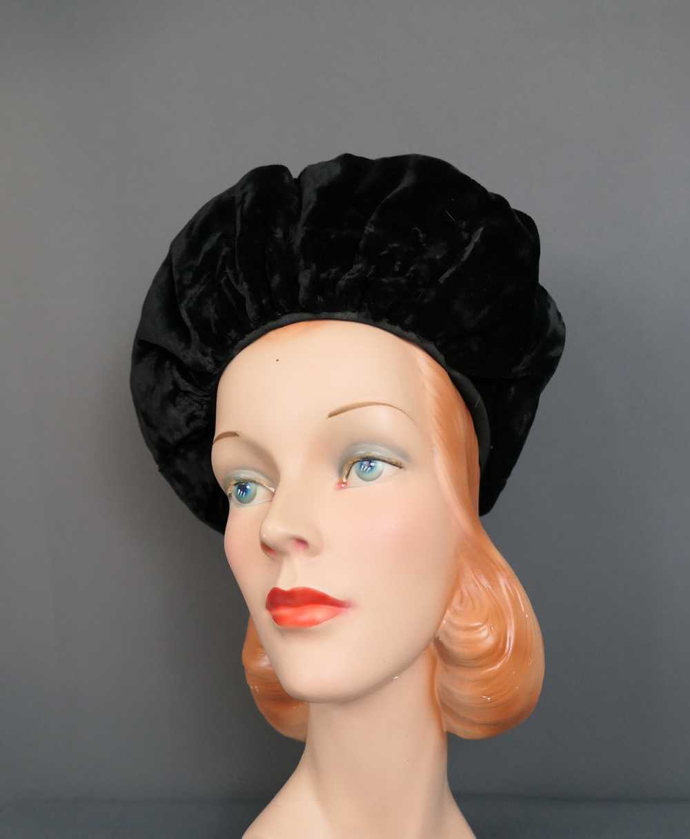 Vintage 1940s Black Velvet Hat, Gathered Front, T… - image 6