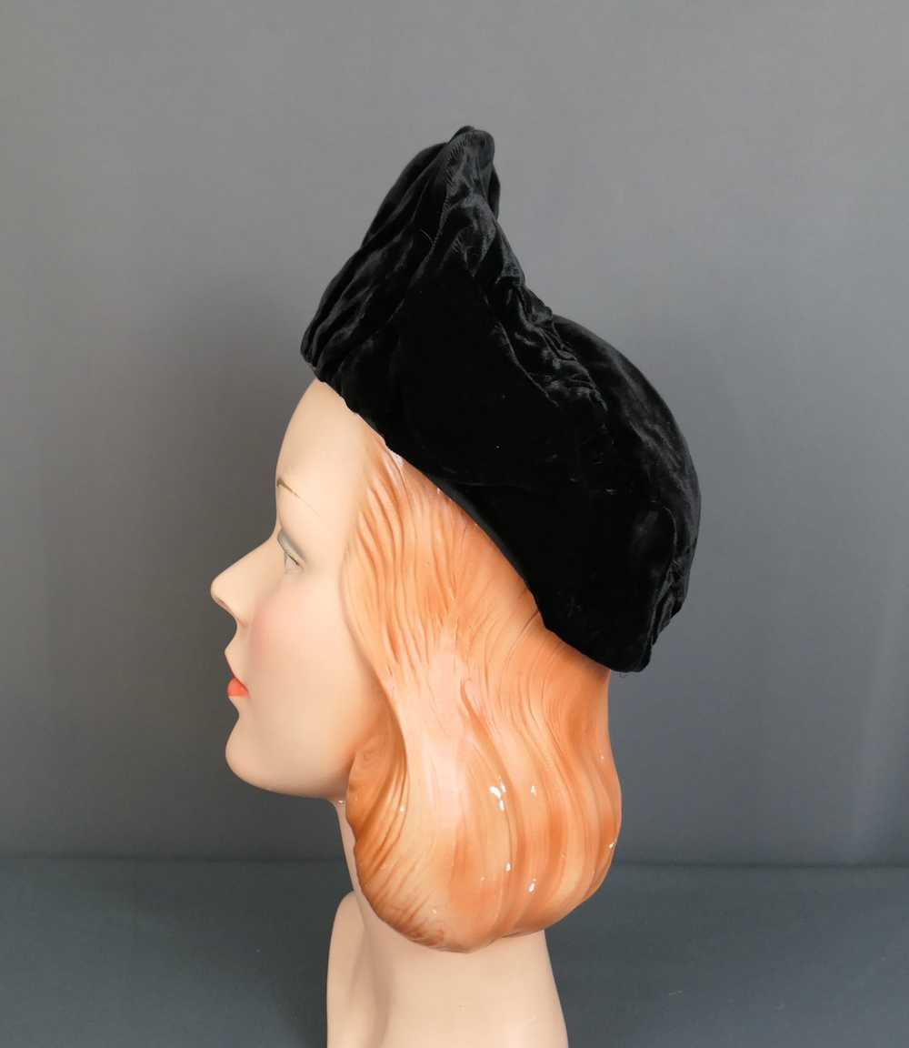 Vintage 1940s Black Velvet Hat, Gathered Front, T… - image 8