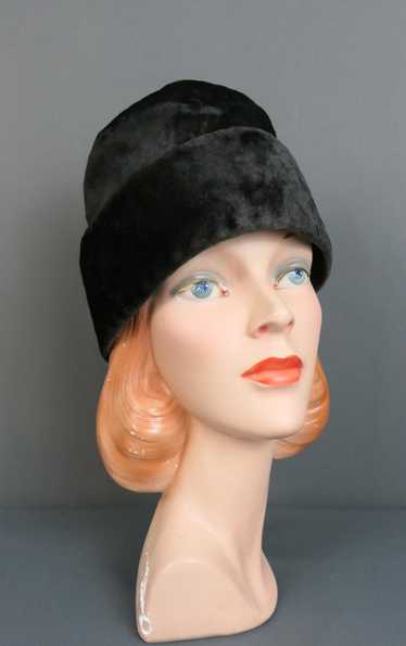 Vintage 1900s Black Silk Velvet Toque Hat 1920s, s