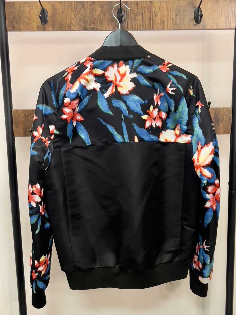 Balenciaga Balenciaga Printed Satin Bomber Jacket… - image 2