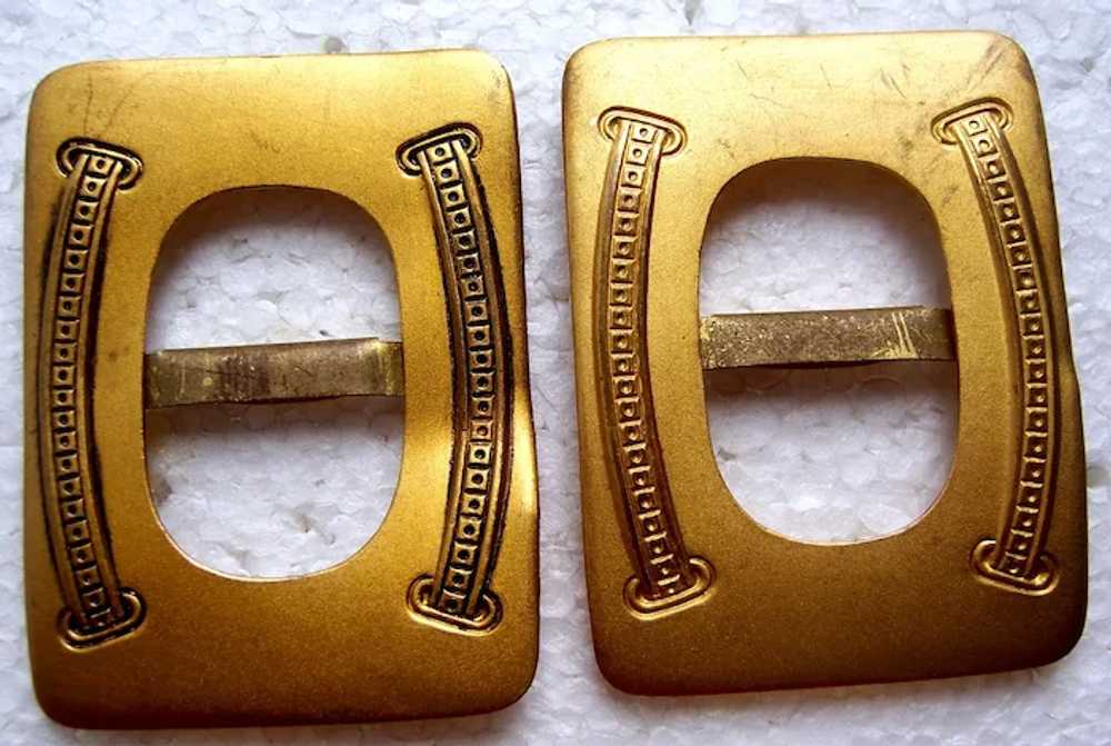 Four belt or sash buckles in gilded hammered and … - image 12