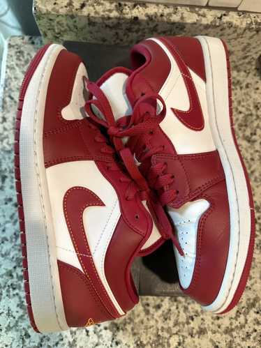Nike Jordan 1 low Cardinal Red