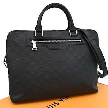 Louis Vuitton Avenue Soft infinite checkerboard Grey Leather ref.1041124 -  Joli Closet