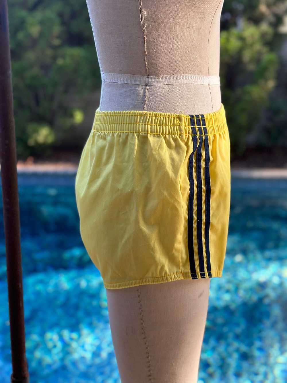 1980s Men’s McGregor Swimsuit, 27-36" Waist, Yell… - image 8