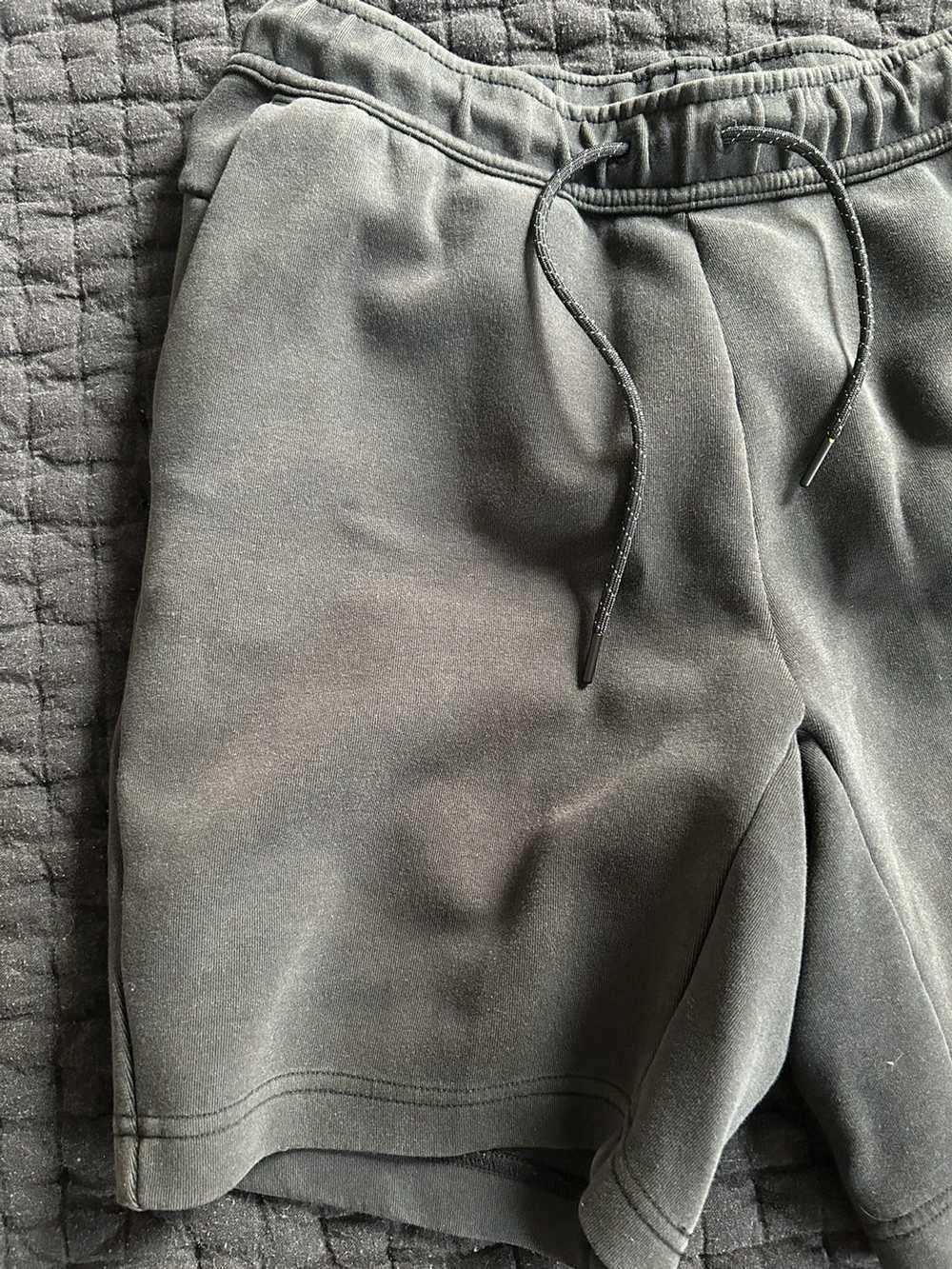 Nike Nike tech fleece shorts - small - image 6
