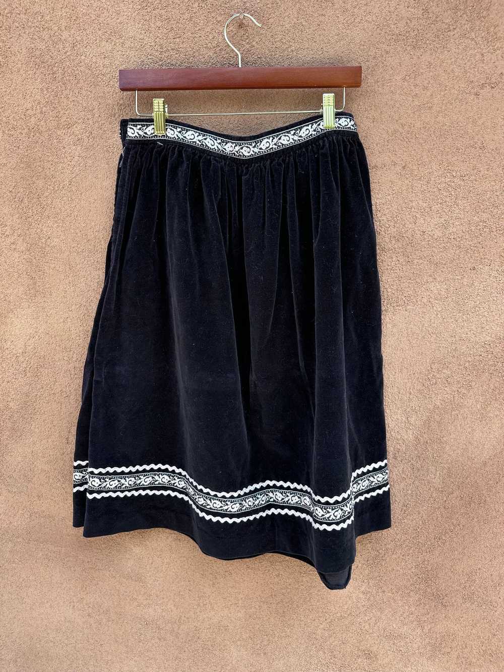 Black Velveteen Patio/Fiesta Skirt with White Rik… - image 3