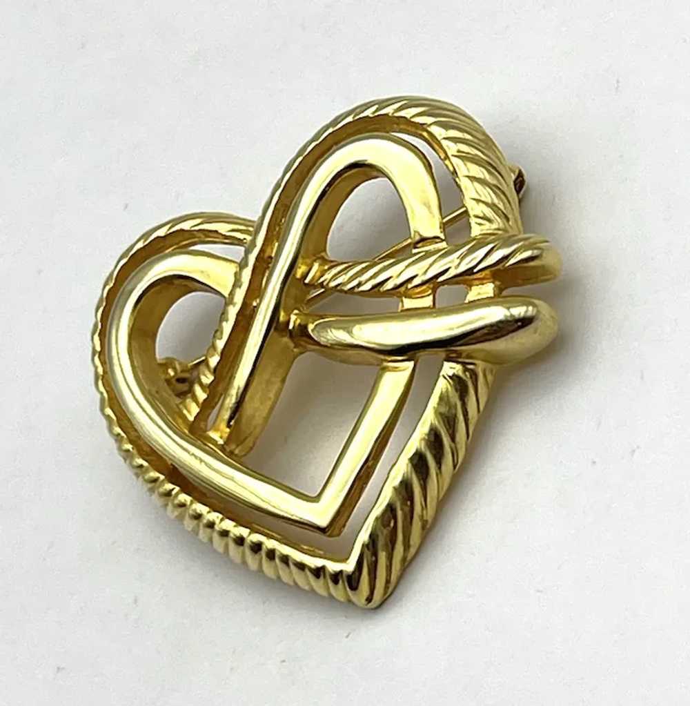 Open Heart Goldtone Brooch with Pretty Design - image 7