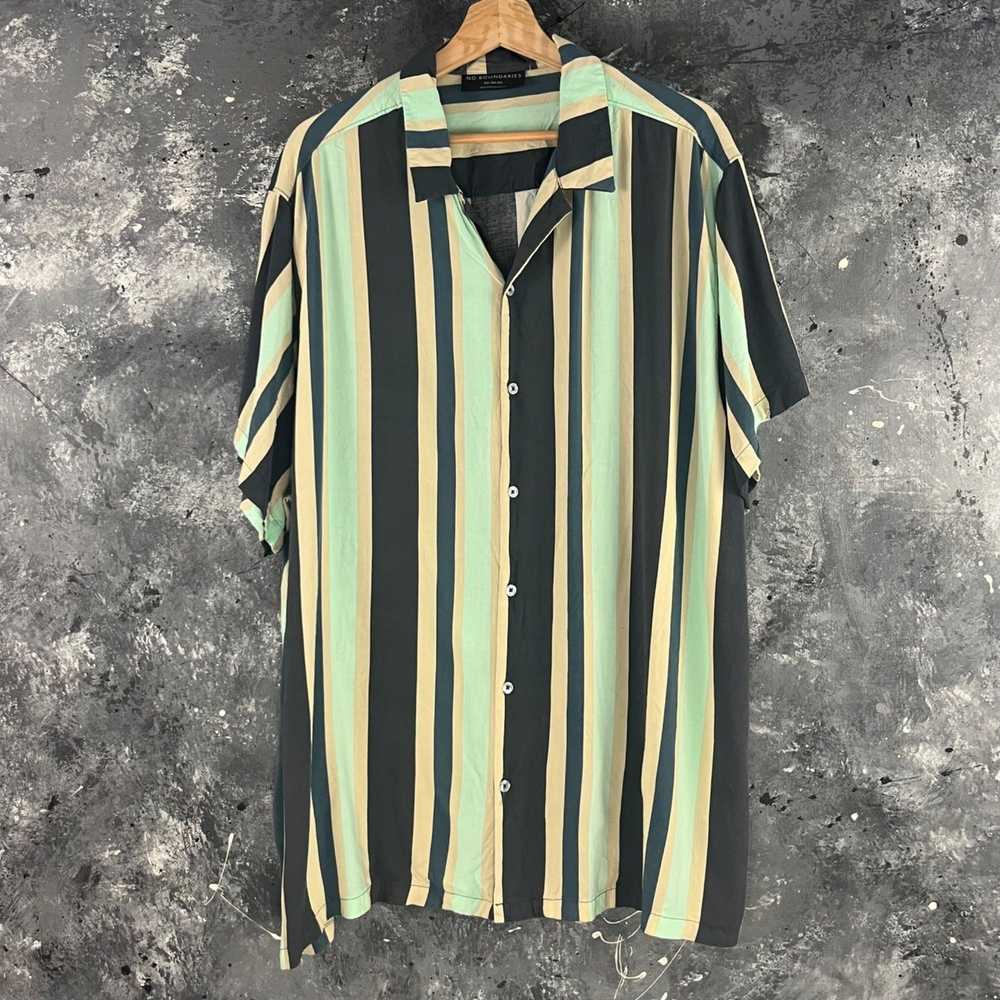 Vintage Vintage Y2K No Boundaries button up - image 1