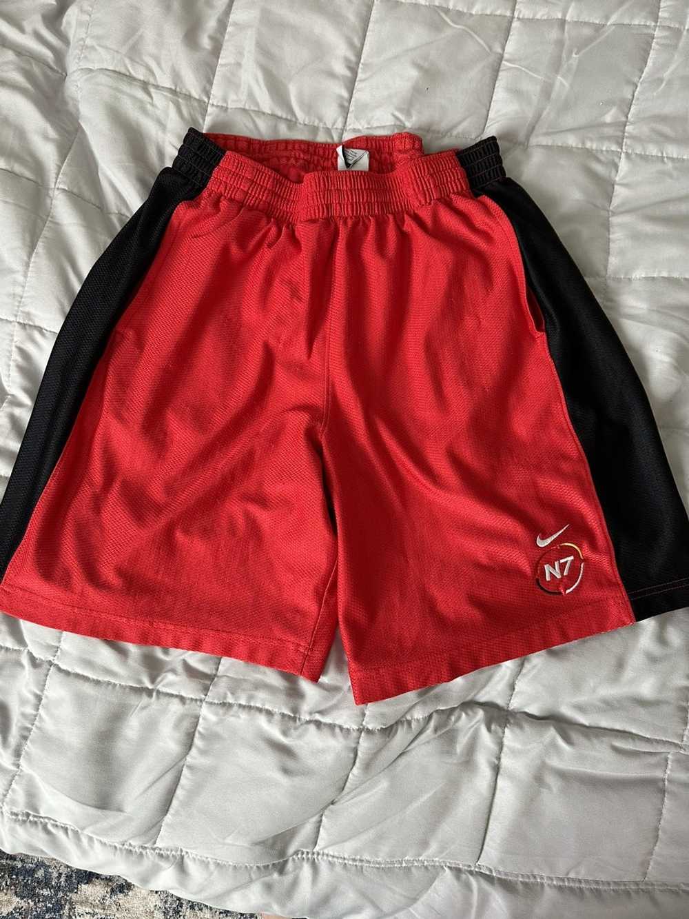 N7 shorts discount