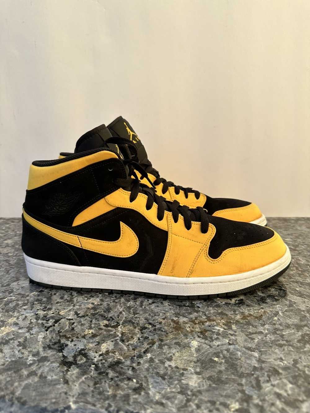 Jordan Brand × Nike Nike Air Jordan 1 Mid Reverse… - image 3