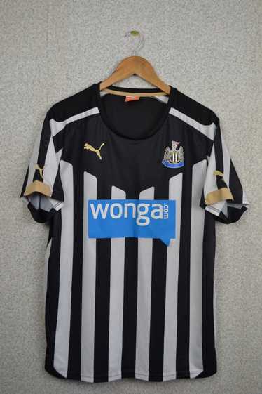 Puma × Soccer Jersey × Vintage Newcastle United so