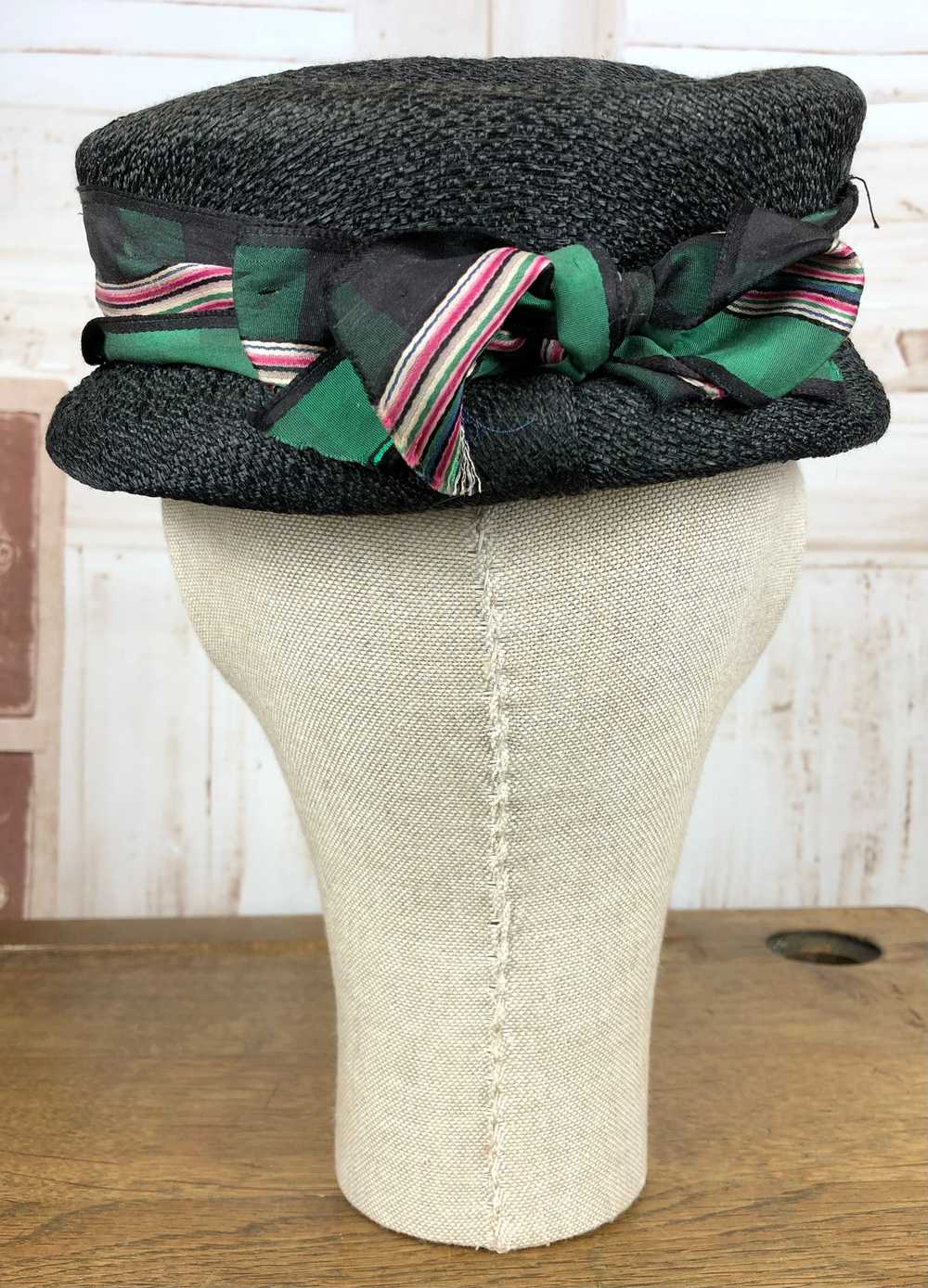 Cute Original 1950s Vintage Black Hat With Pink A… - image 10