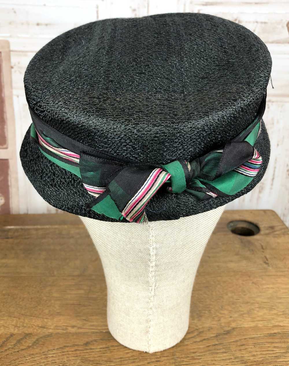 Cute Original 1950s Vintage Black Hat With Pink A… - image 11