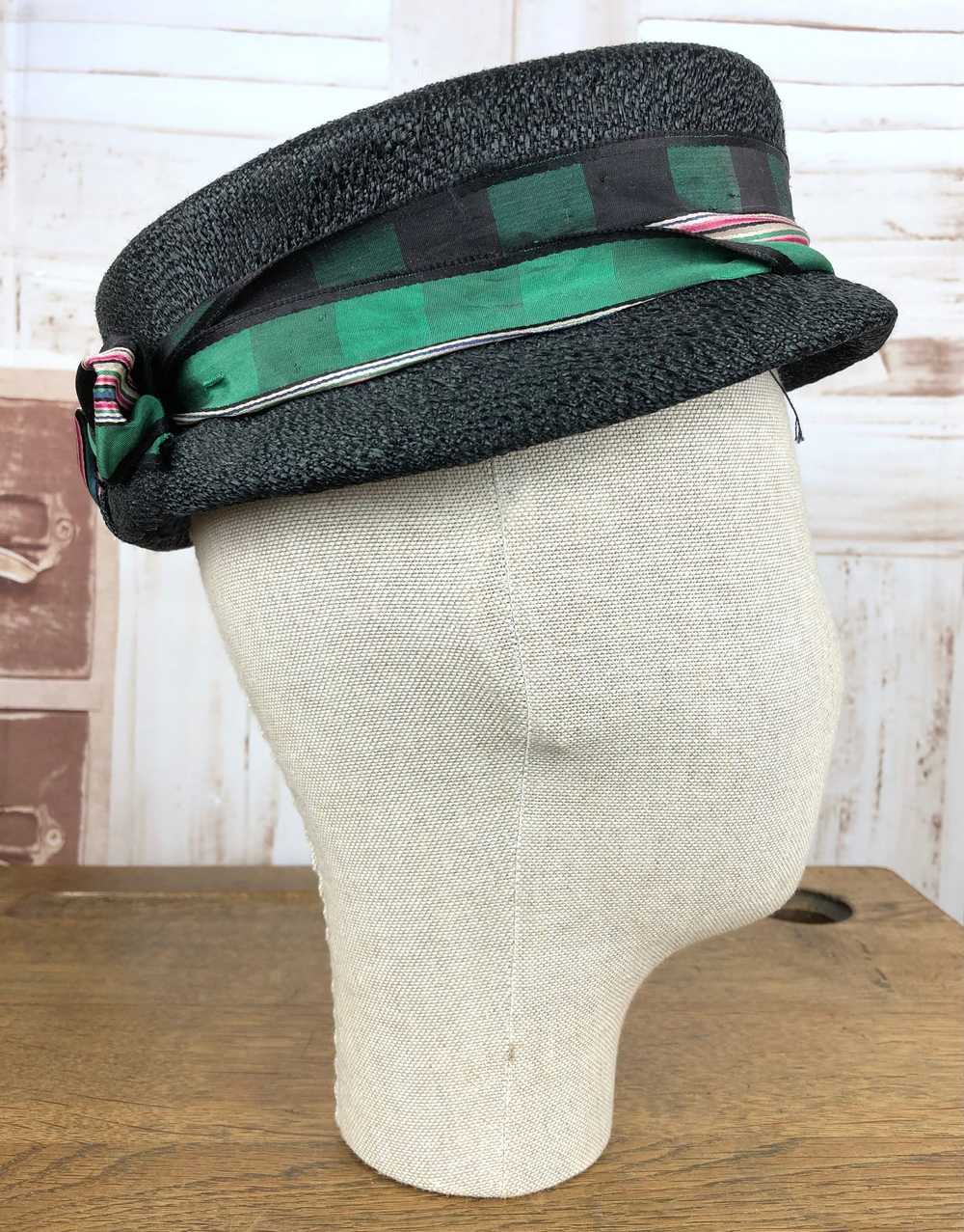 Cute Original 1950s Vintage Black Hat With Pink A… - image 3