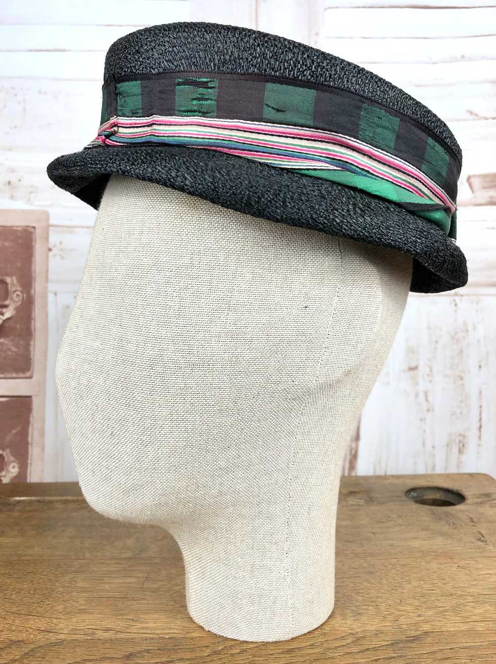 Cute Original 1950s Vintage Black Hat With Pink A… - image 7