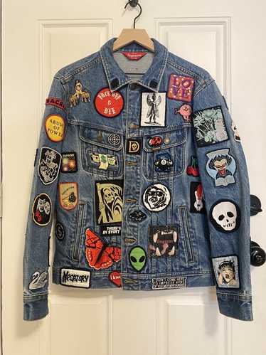 18ss Patches Denim Trucker Jacket Badge Cowboy Jacket Fashion Coats Couple  Embroidery Outerwear HFLSJK136 From Hanfei011, $134.28