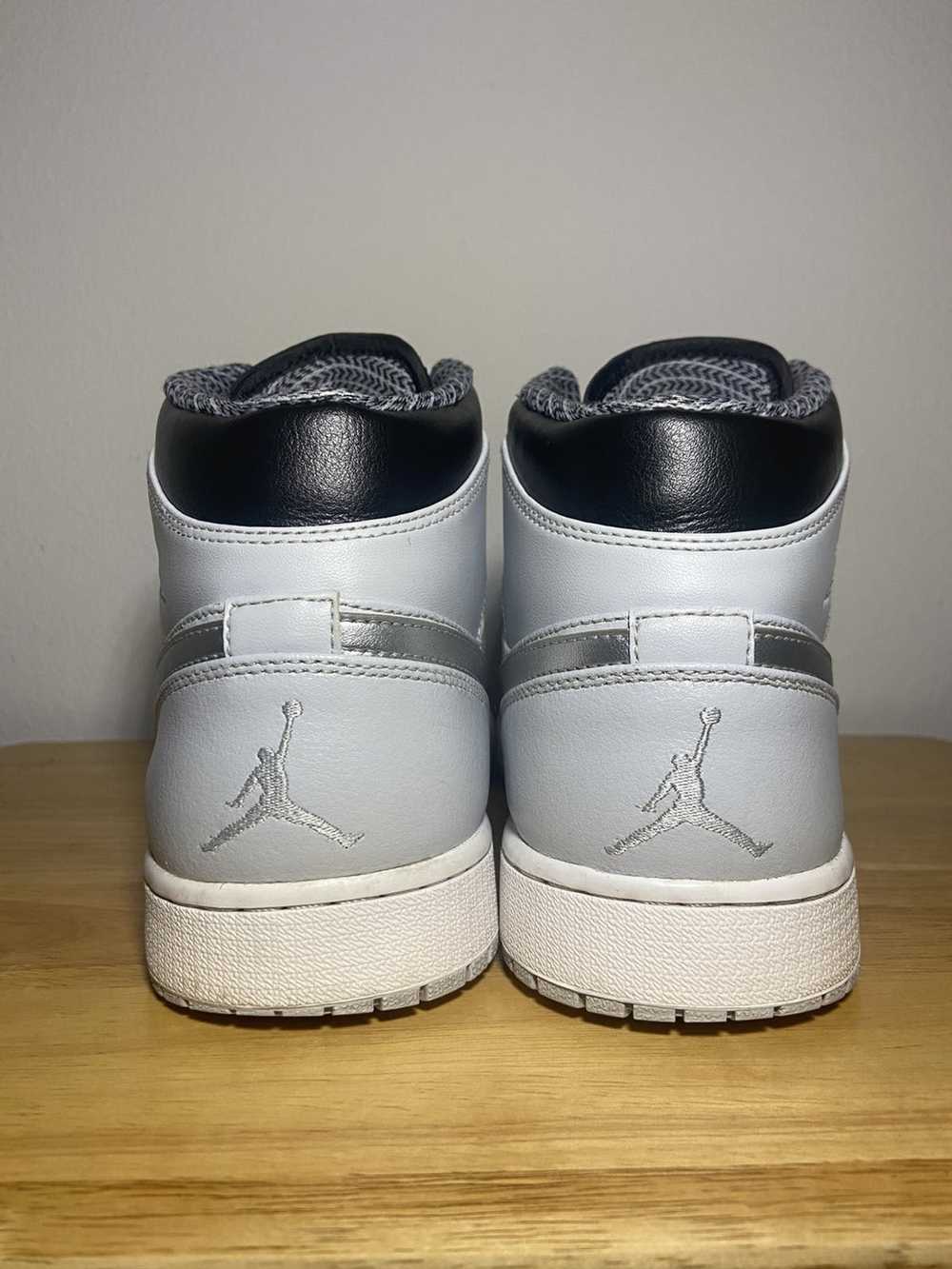 Jordan Brand × Nike Air Jordan 1 Retro Mid 'Wolf … - image 3