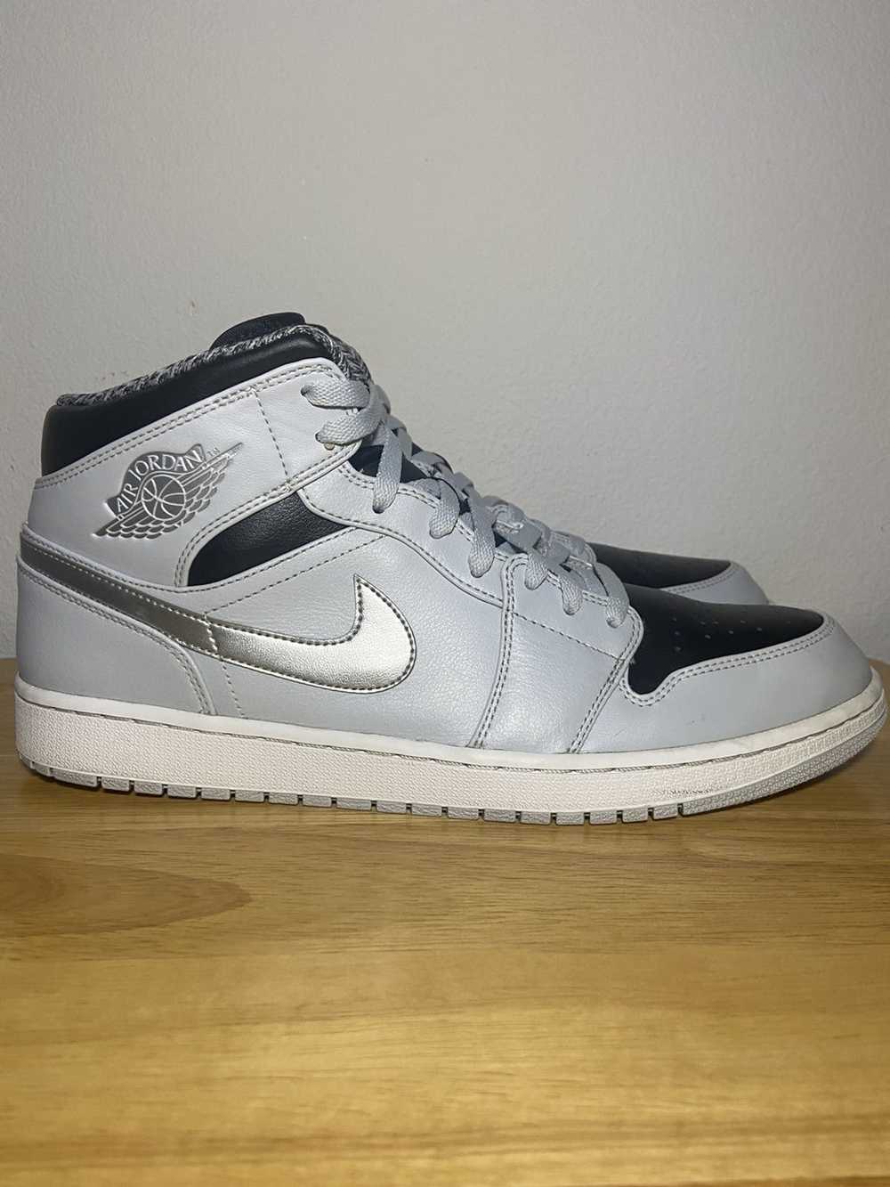 Jordan Brand × Nike Air Jordan 1 Retro Mid 'Wolf … - image 4