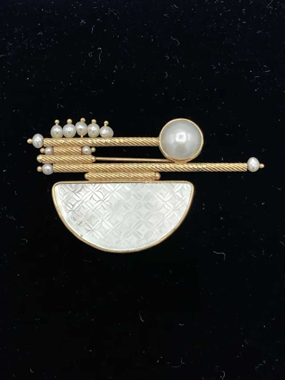 Cultured Pearl, Chinese Coin and 14kt Brooch - image 2