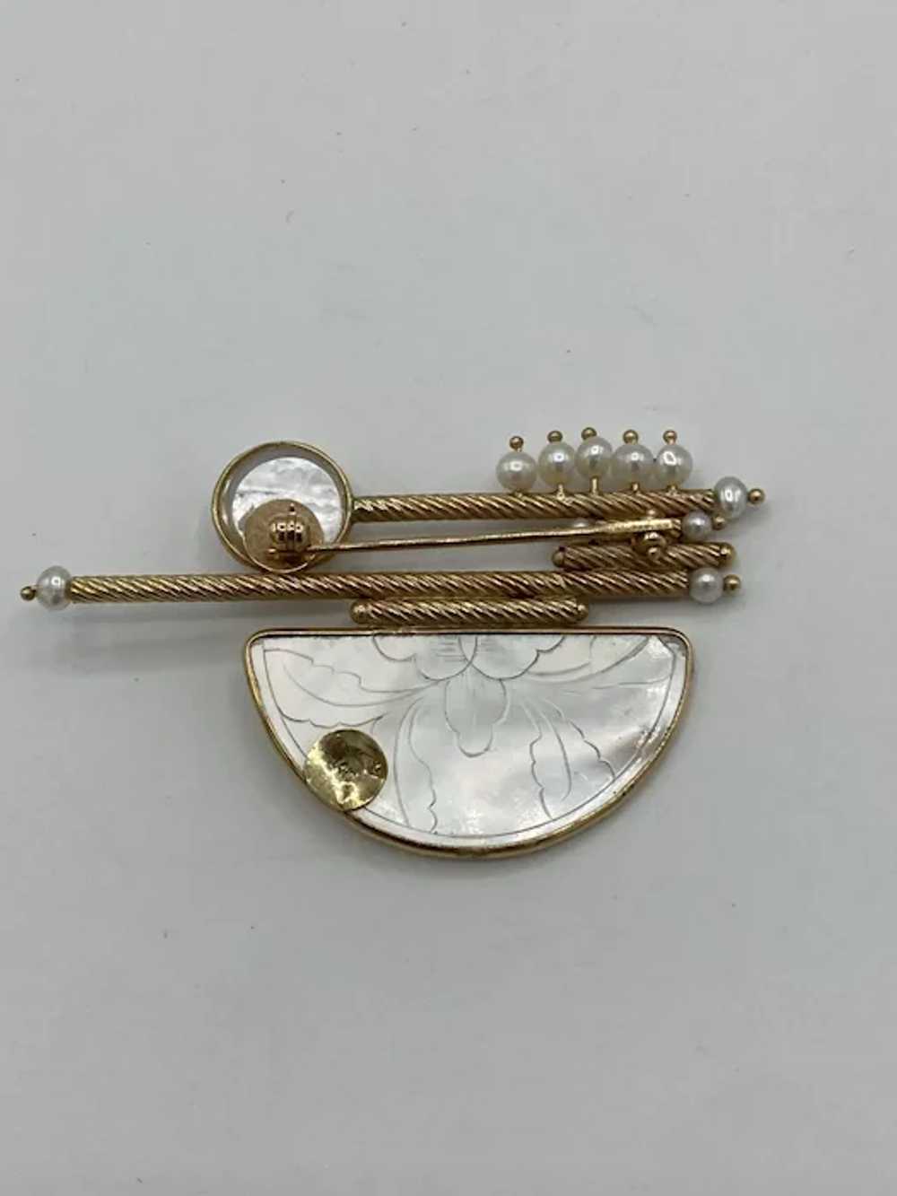 Cultured Pearl, Chinese Coin and 14kt Brooch - image 4