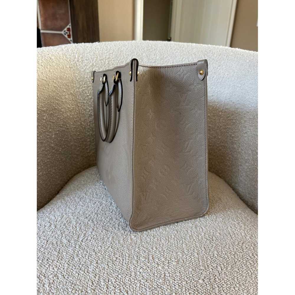 Louis Vuitton Onthego leather tote - image 4