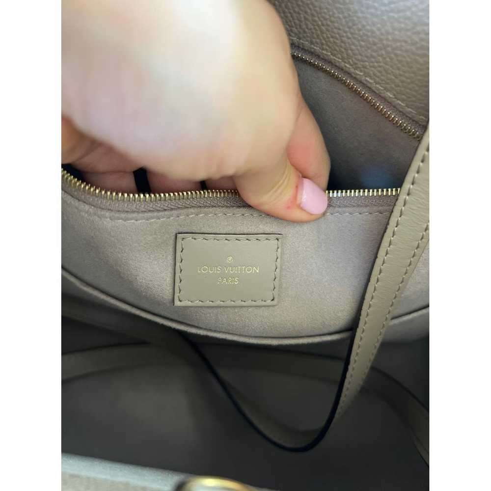 Louis Vuitton Onthego leather tote - image 6