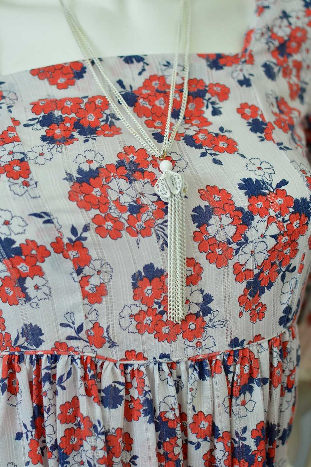 1970s Floral Print Ruffle Sleeves Baby Doll Peasa… - image 12