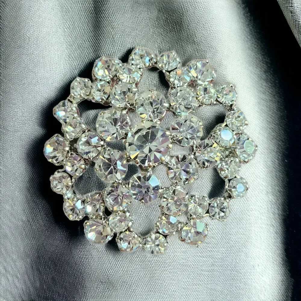 Vintage Rhinestone Silver Snowflake Style Brooch - image 5