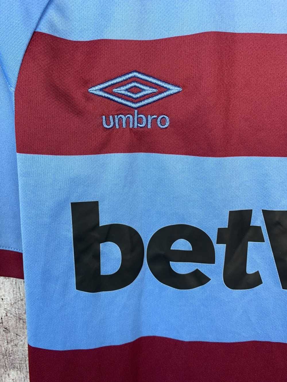 Soccer Jersey × Vintage Umbro West Ham United Jer… - image 2