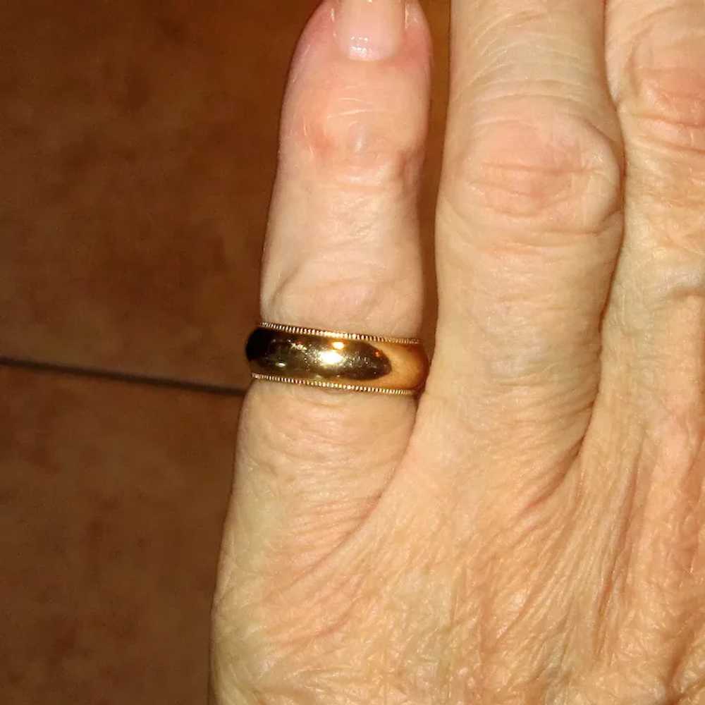 14K Ladies' Gold Band Ring - image 5