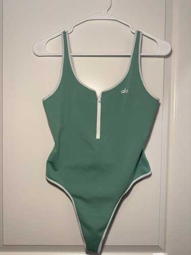 Suns Out Alosoft bodysuit in green - Alo Yoga